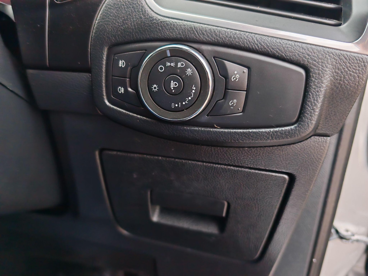 Used Ford S-Max 2015 for sale - 76440803: Photo 22