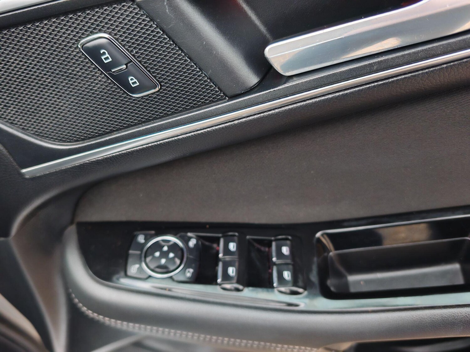 Used Ford S-Max 2015 for sale - 76440803: Photo 25