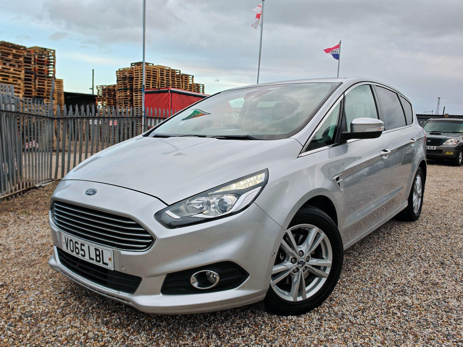 Used Ford S-Max 2015 for sale - 76440803: Photo 4