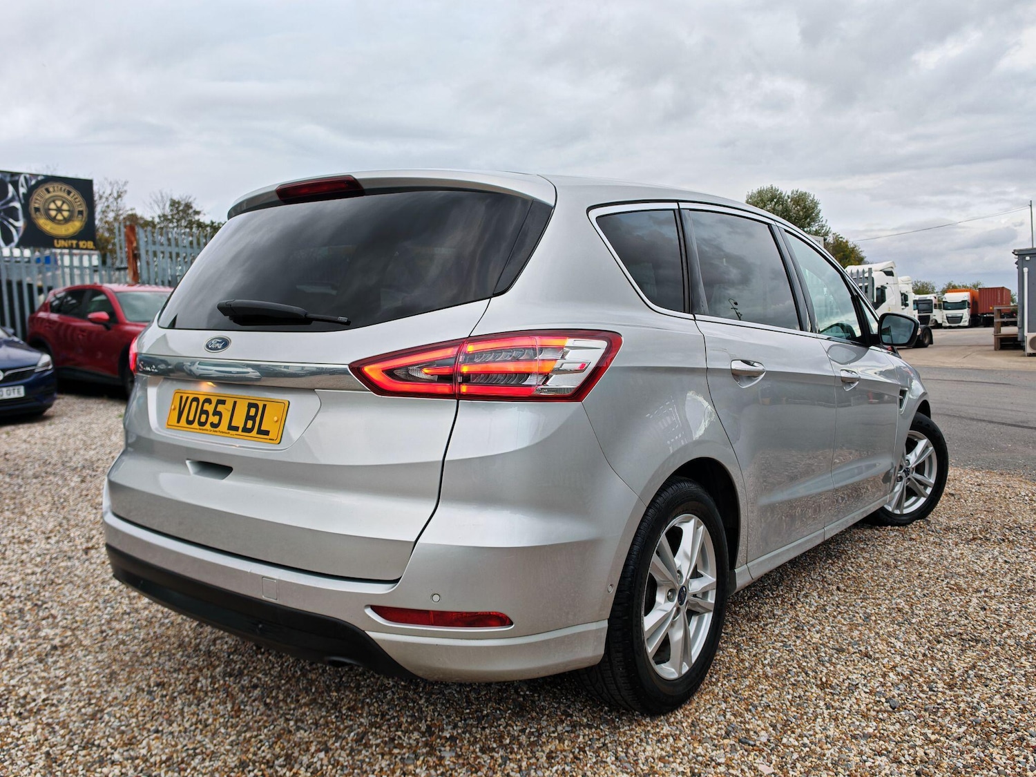 Used Ford S-Max 2015 for sale - 76440803: Photo 5