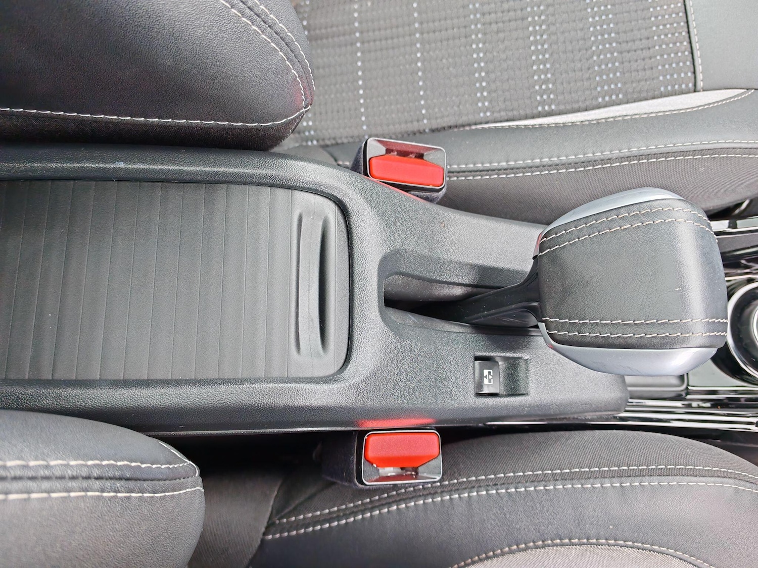 Used Peugeot 2008 2019 for sale - 76083685: Photo 22