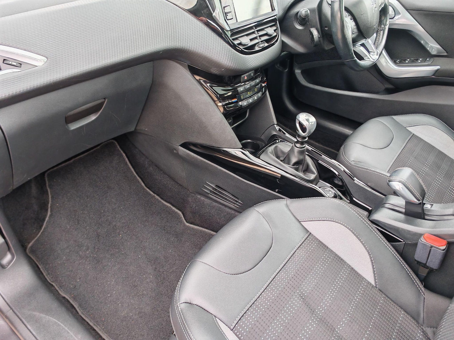 Used Peugeot 2008 2019 for sale - 76083685: Photo 40