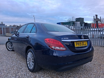 Used Mercedes-Benz C Class 2015 for sale - 77202948: Photo