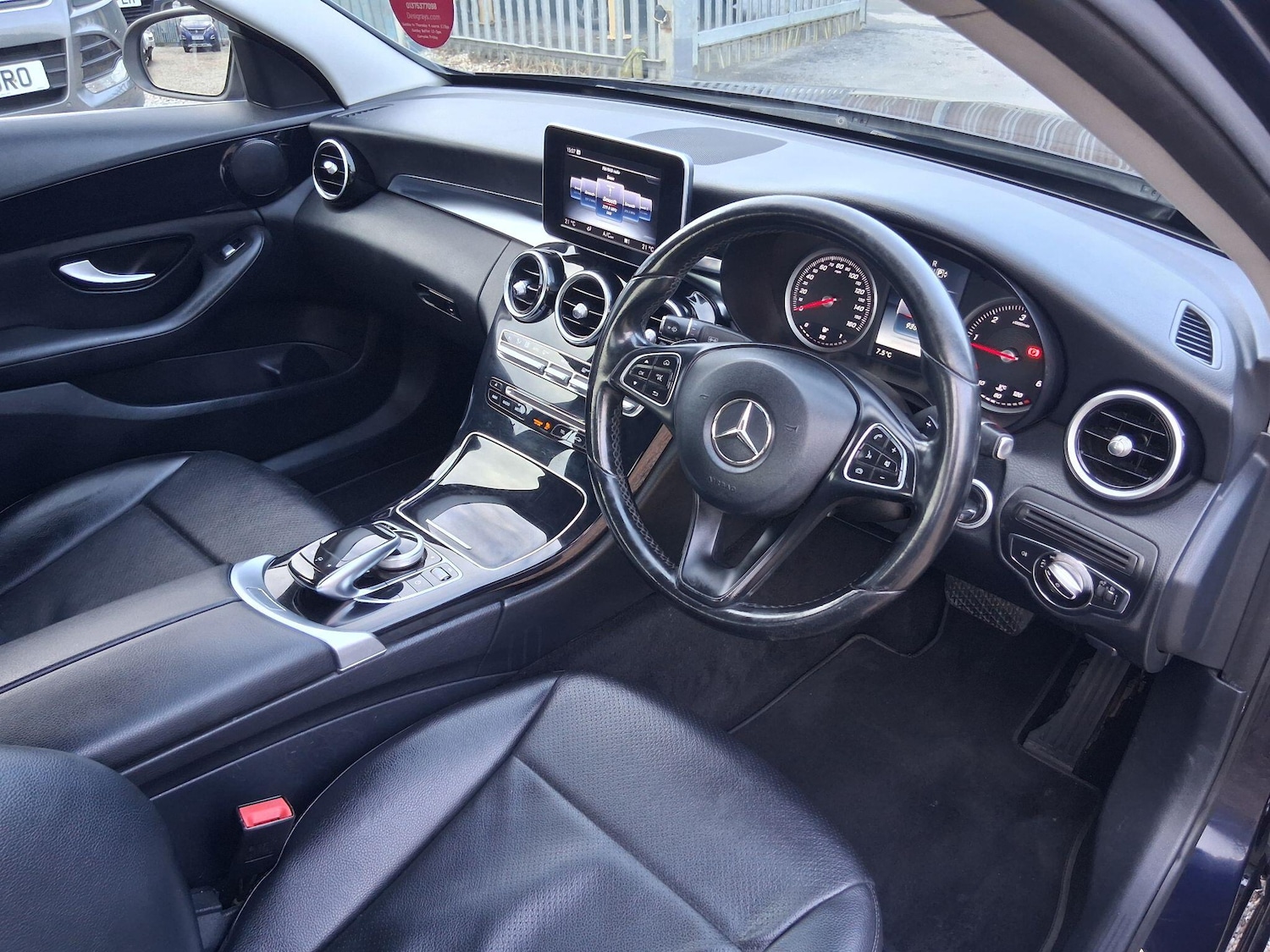 Used Mercedes-Benz C Class 2015 for sale - 77202948: Photo 9
