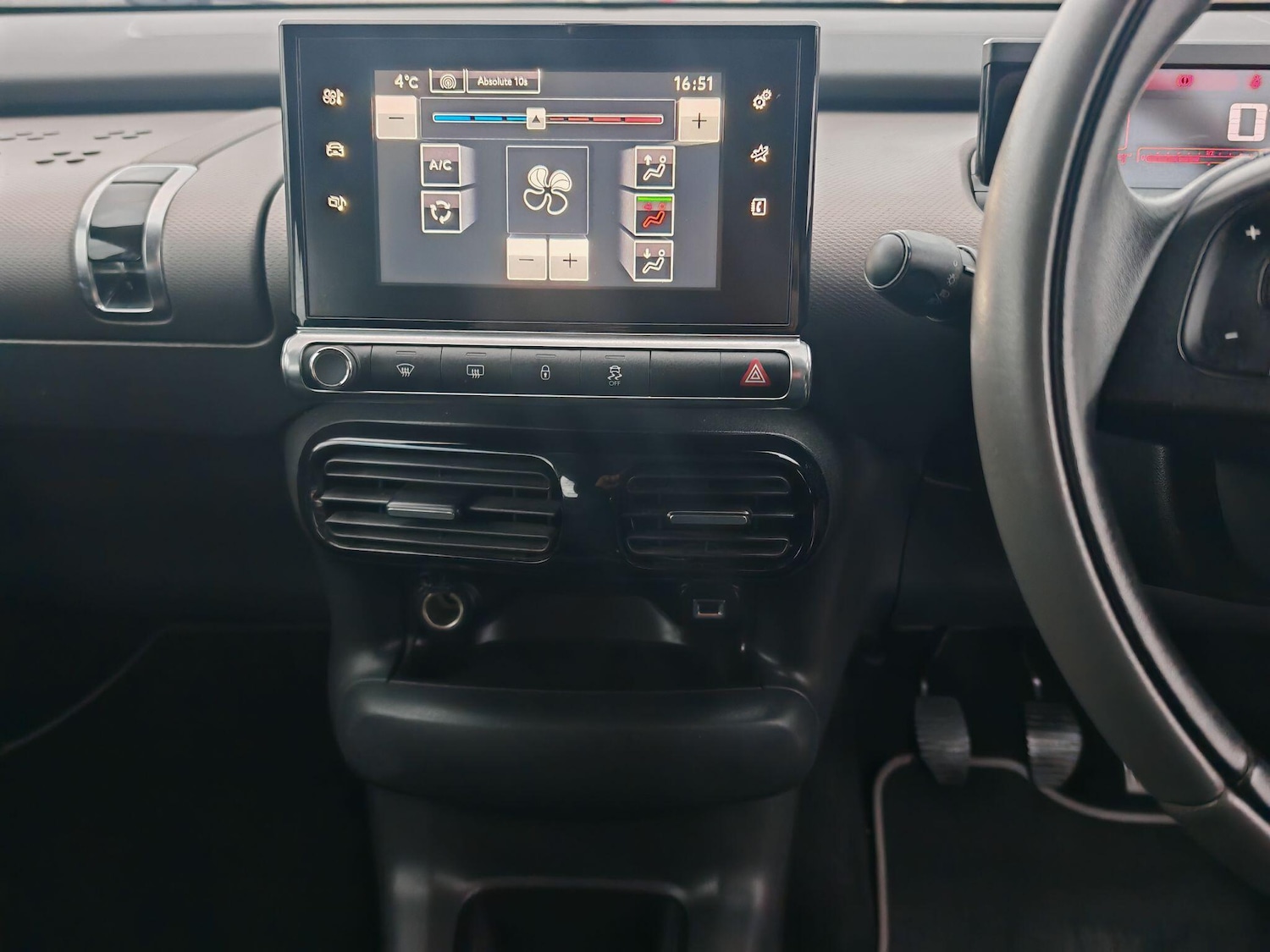 Used Citroen C4 Cactus 2015 for sale - 76645022: Photo 14