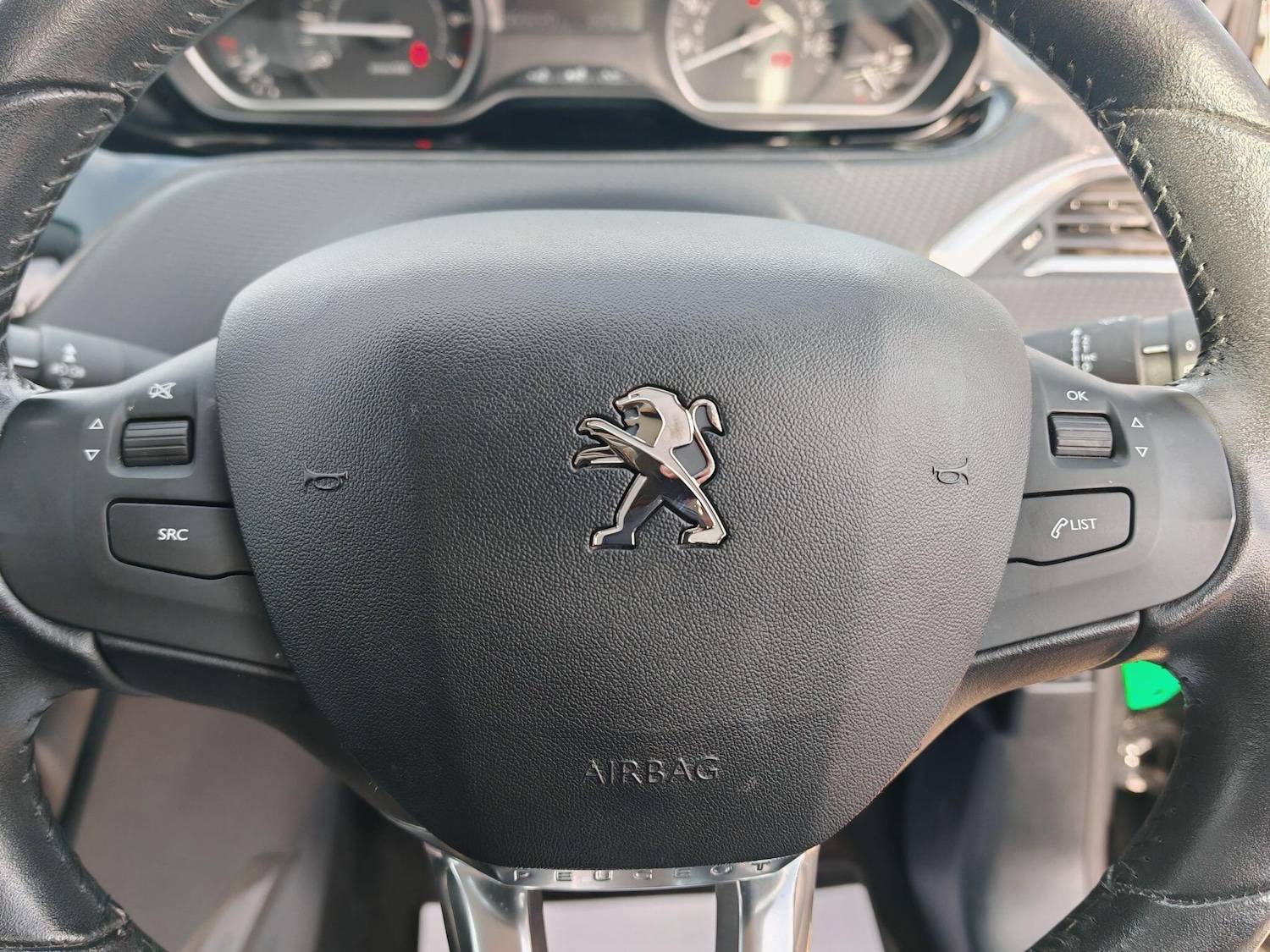 Used Peugeot 2008 2018 for sale - 76832864: Photo 12