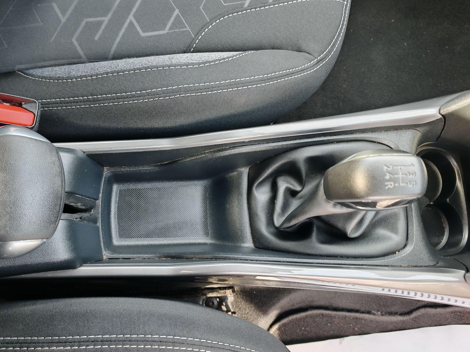 Used Peugeot 2008 2018 for sale - 76832864: Photo 18