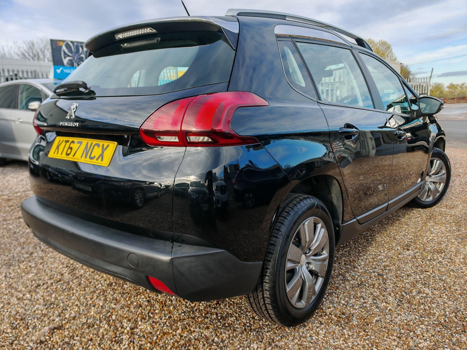 Used Peugeot 2008 2018 for sale - 76832864: Photo 31