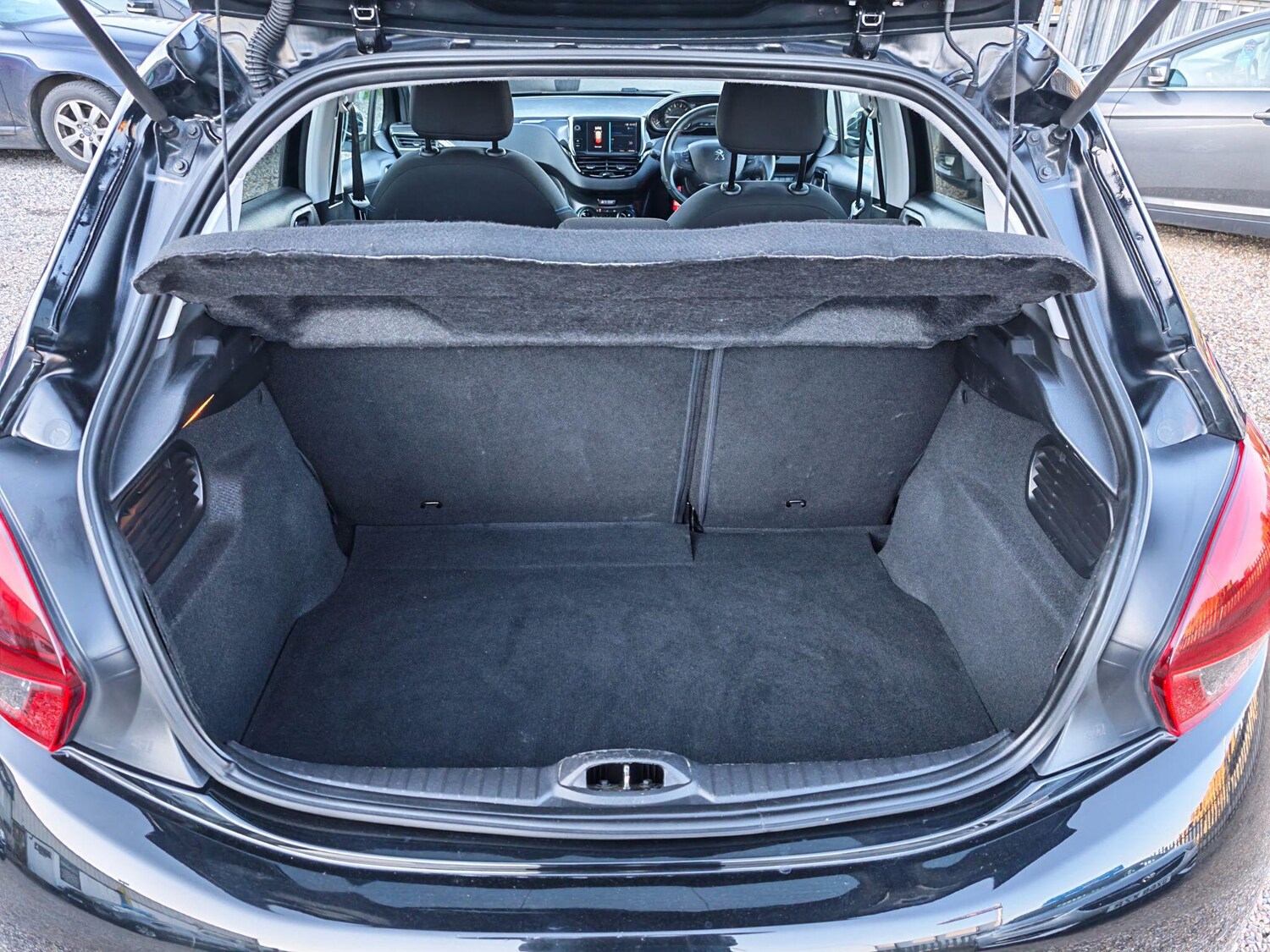 Used Peugeot 208 2019 for sale - 77940502: Photo 41