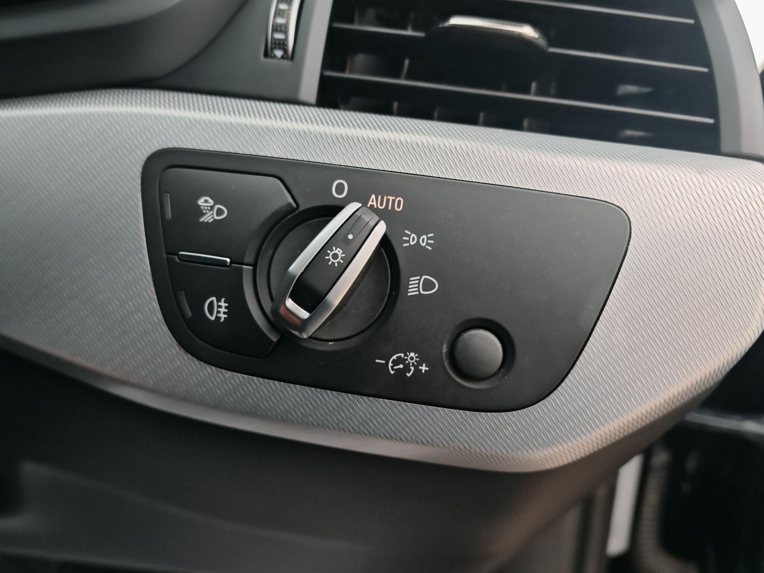 Used Audi A4 2017 for sale - 76975569: Photo 23