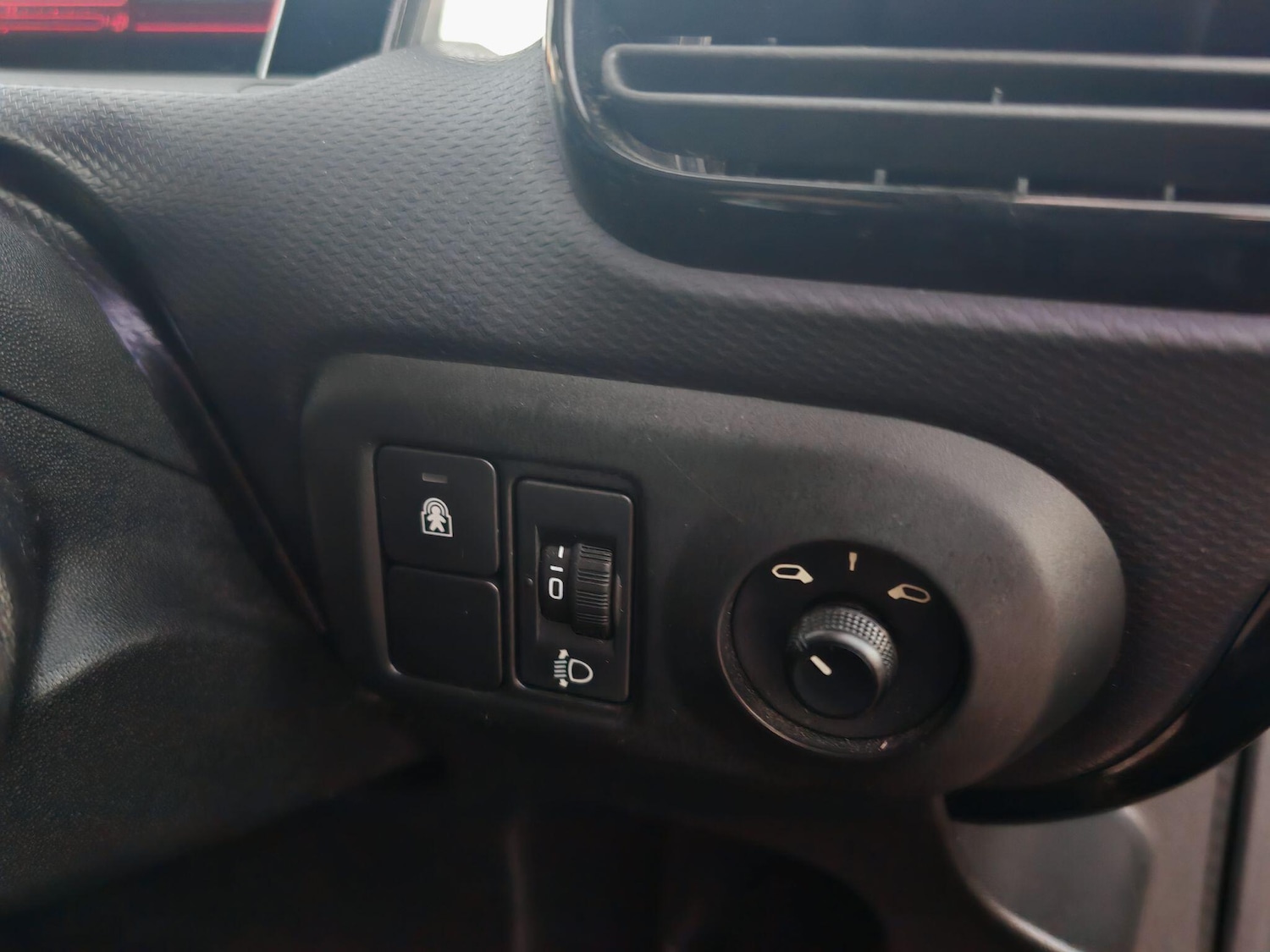 Used Citroen C4 Cactus 2015 for sale - 76714391: Photo 20