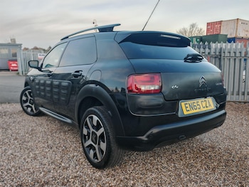 Used Citroen C4 Cactus 2015 for sale - 76714391: Photo