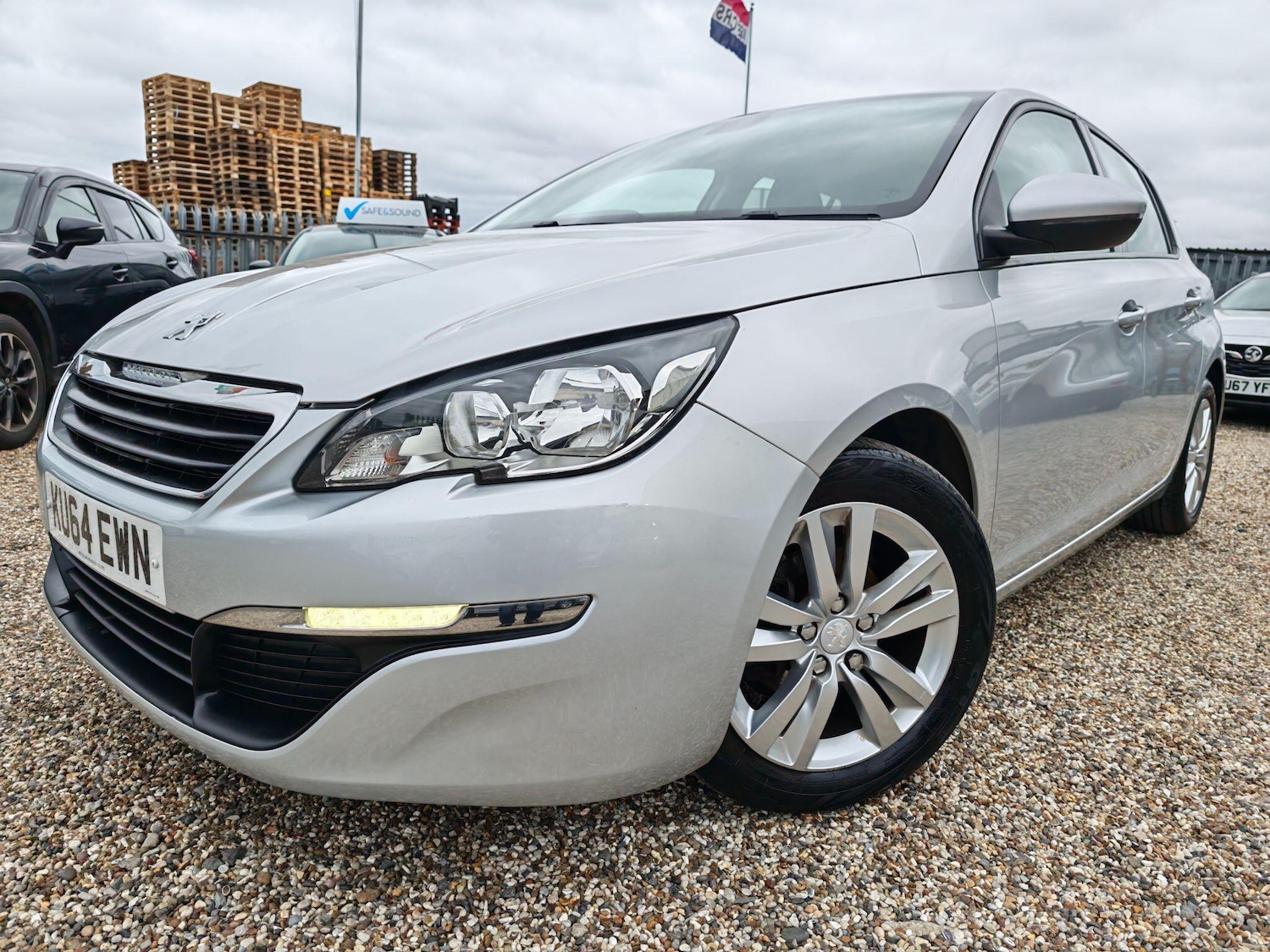 Used Peugeot 308 2014 for sale - 77682915: Photo 28