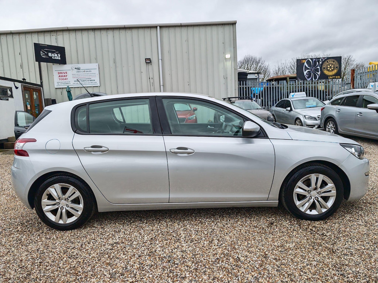 Used Peugeot 308 2014 for sale - 77682915: Photo 31