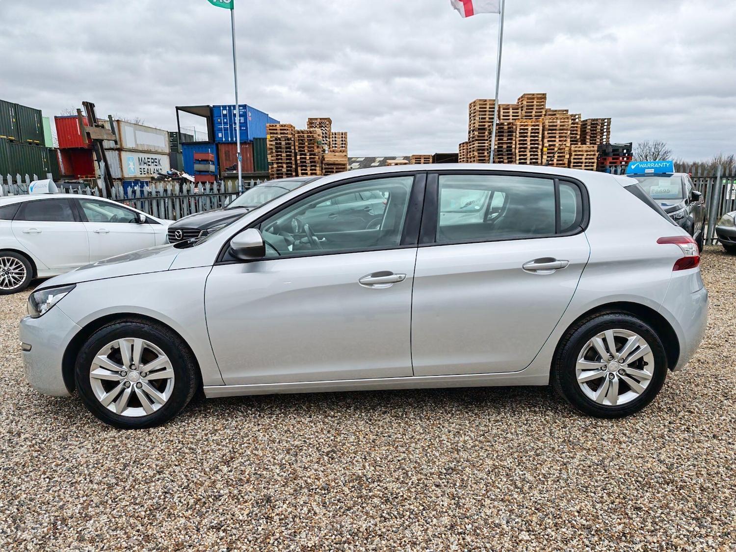 Used Peugeot 308 2014 for sale - 77682915: Photo 35