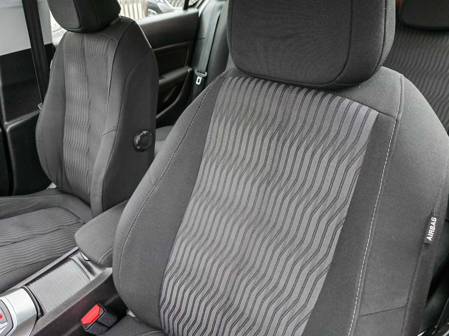 Used Peugeot 308 2014 for sale - 77682915: Photo 37