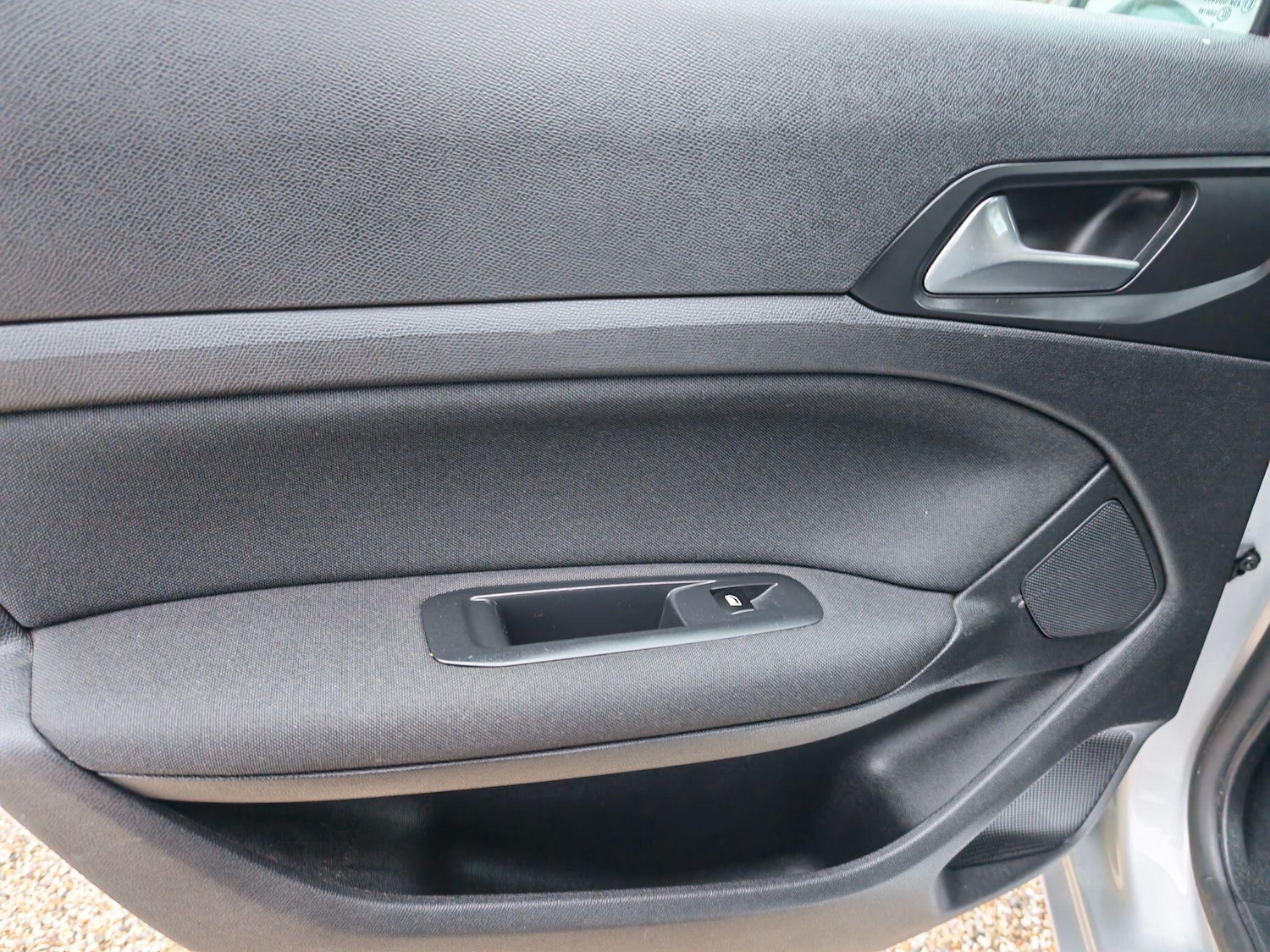 Used Peugeot 308 2014 for sale - 77682915: Photo 41