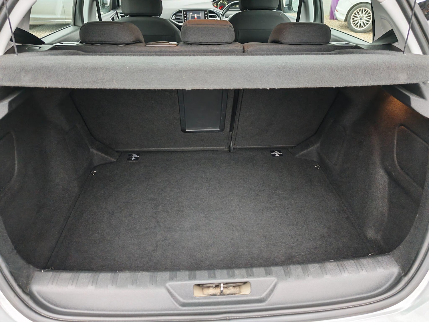 Used Peugeot 308 2014 for sale - 77682915: Photo 42