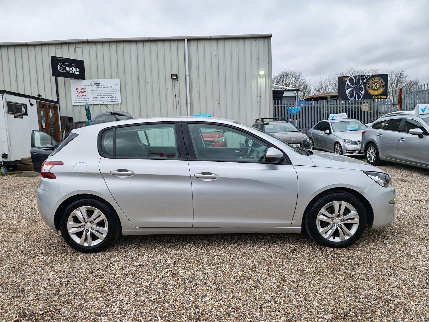 Used Peugeot 308 2014 for sale - 77682915: Photo 7