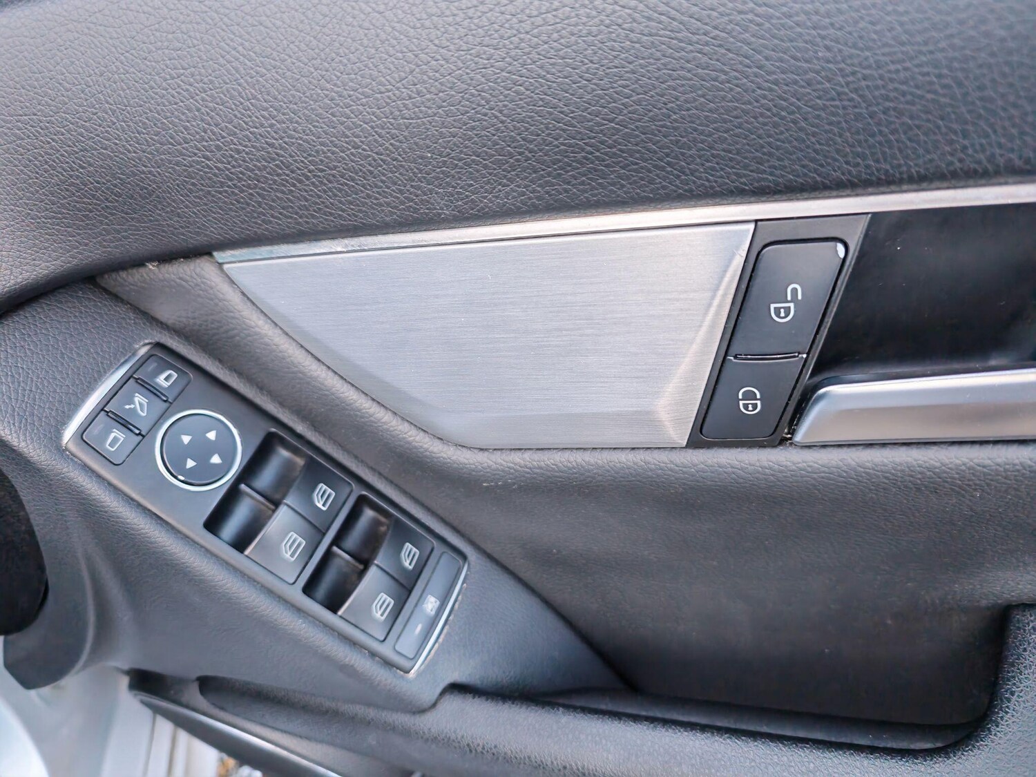 Used Mercedes-Benz C Class 2011 for sale - 77574885: Photo 23