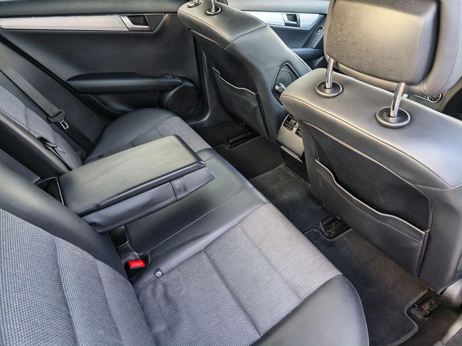 Used Mercedes-Benz C Class 2011 for sale - 77574885: Photo 25