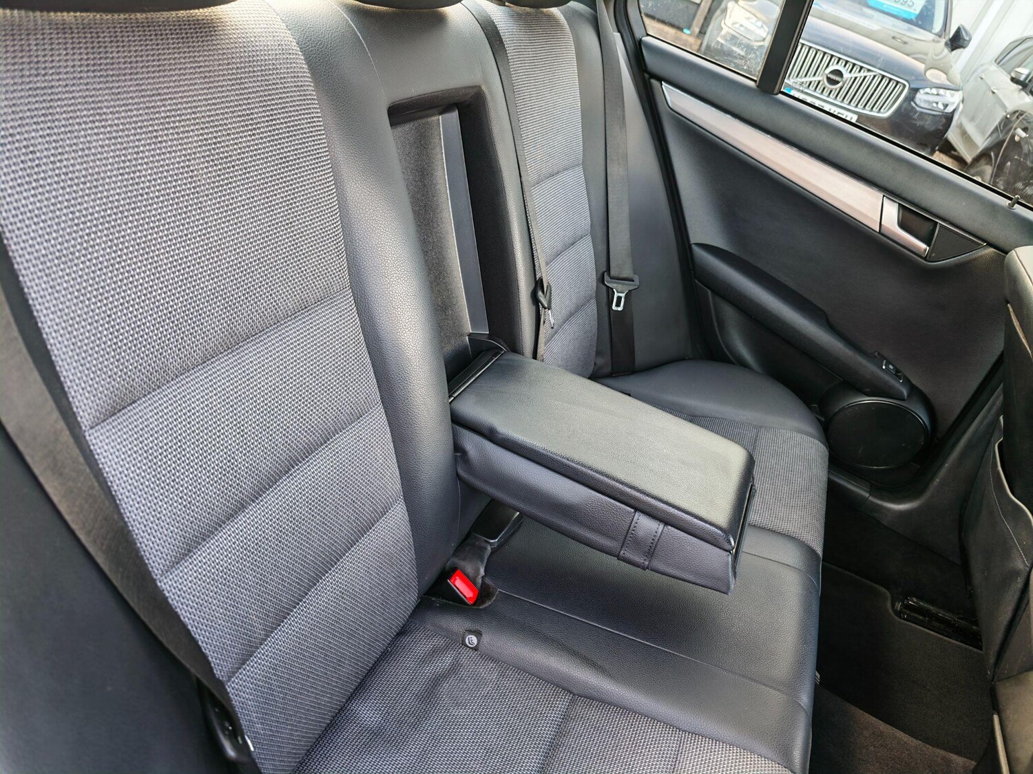 Used Mercedes-Benz C Class 2011 for sale - 77574885: Photo 26