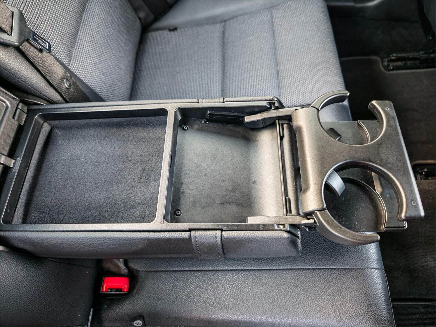 Used Mercedes-Benz C Class 2011 for sale - 77574885: Photo 27