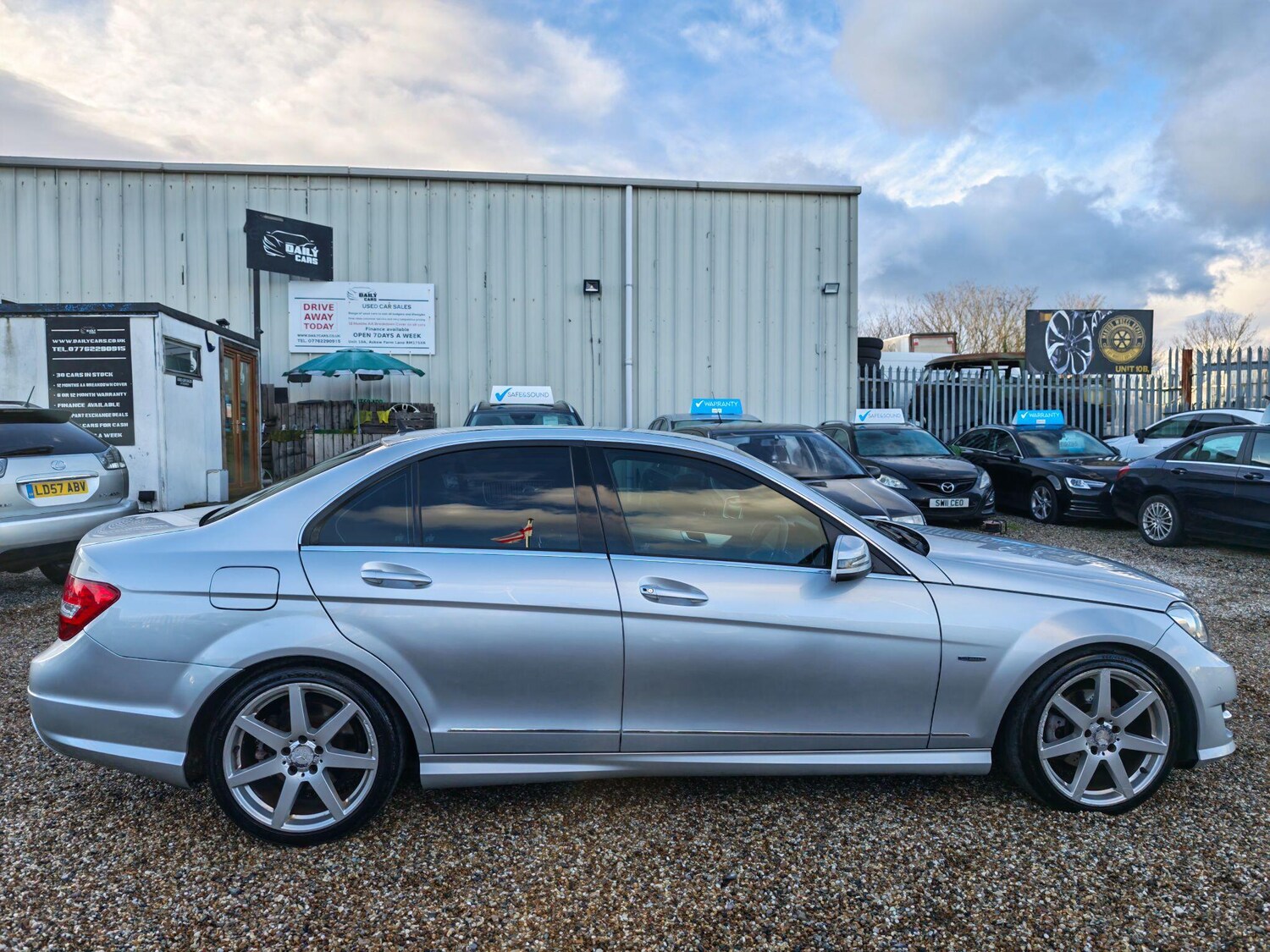 Used Mercedes-Benz C Class 2011 for sale - 77574885: Photo 32