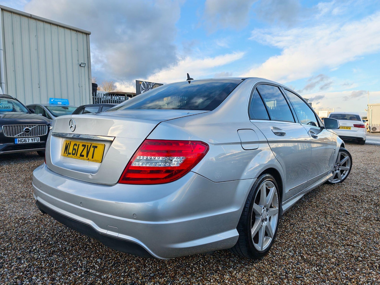 Used Mercedes-Benz C Class 2011 for sale - 77574885: Photo 4