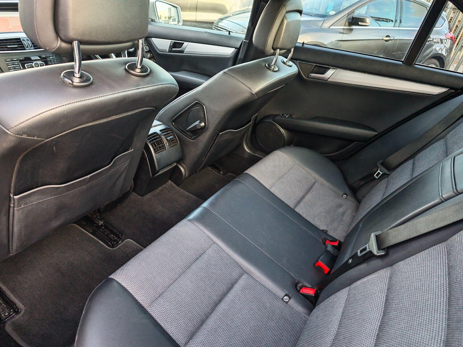 Used Mercedes-Benz C Class 2011 for sale - 77574885: Photo 41