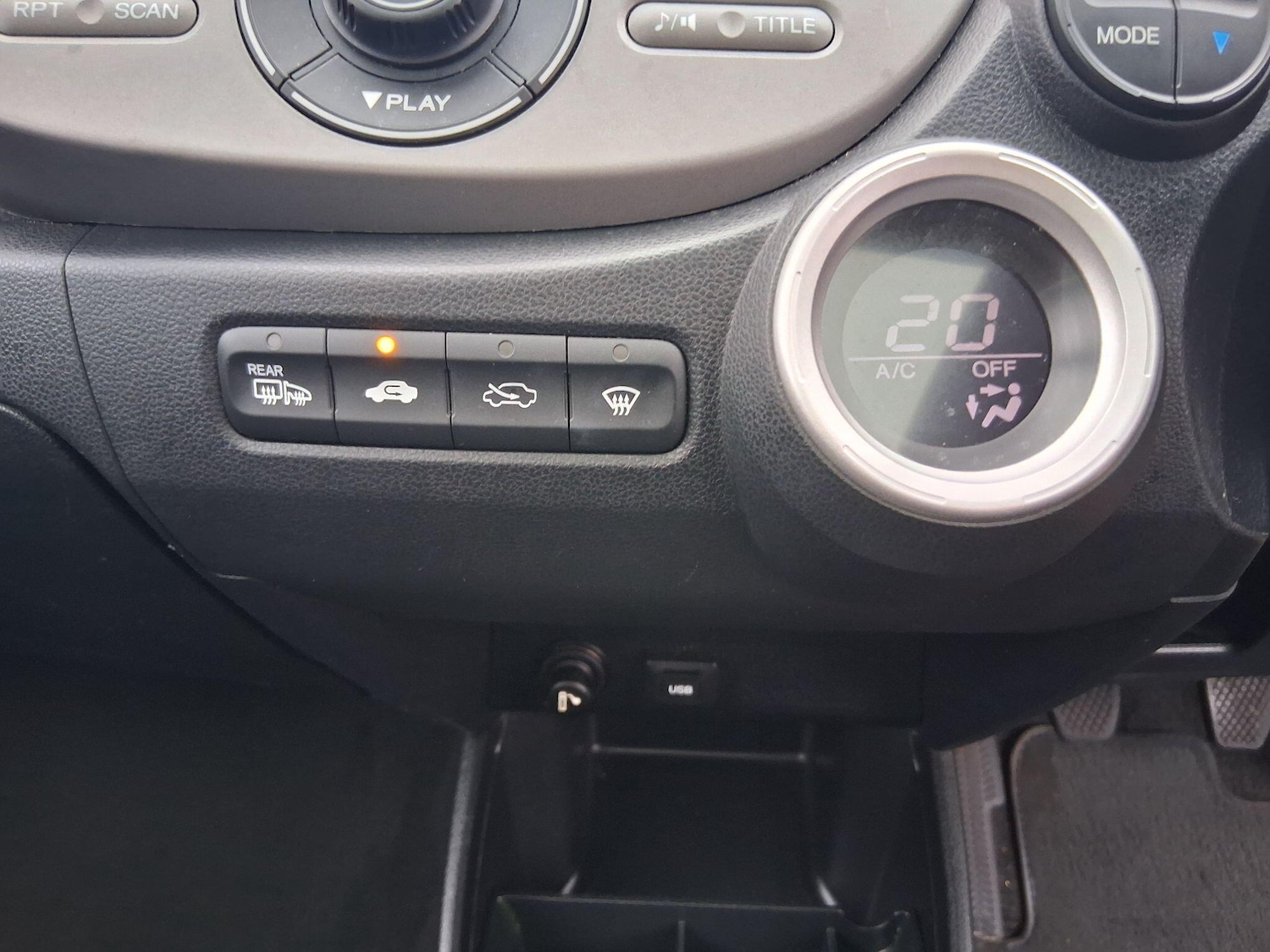 Used Honda Jazz 2009 for sale - 77143411: Photo 15