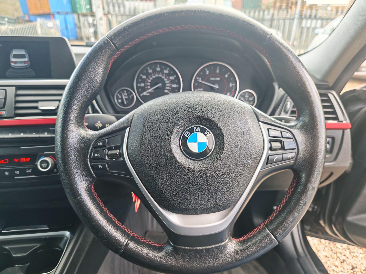 Used BMW 3 Series 2015 for sale - 77839793: Photo 11
