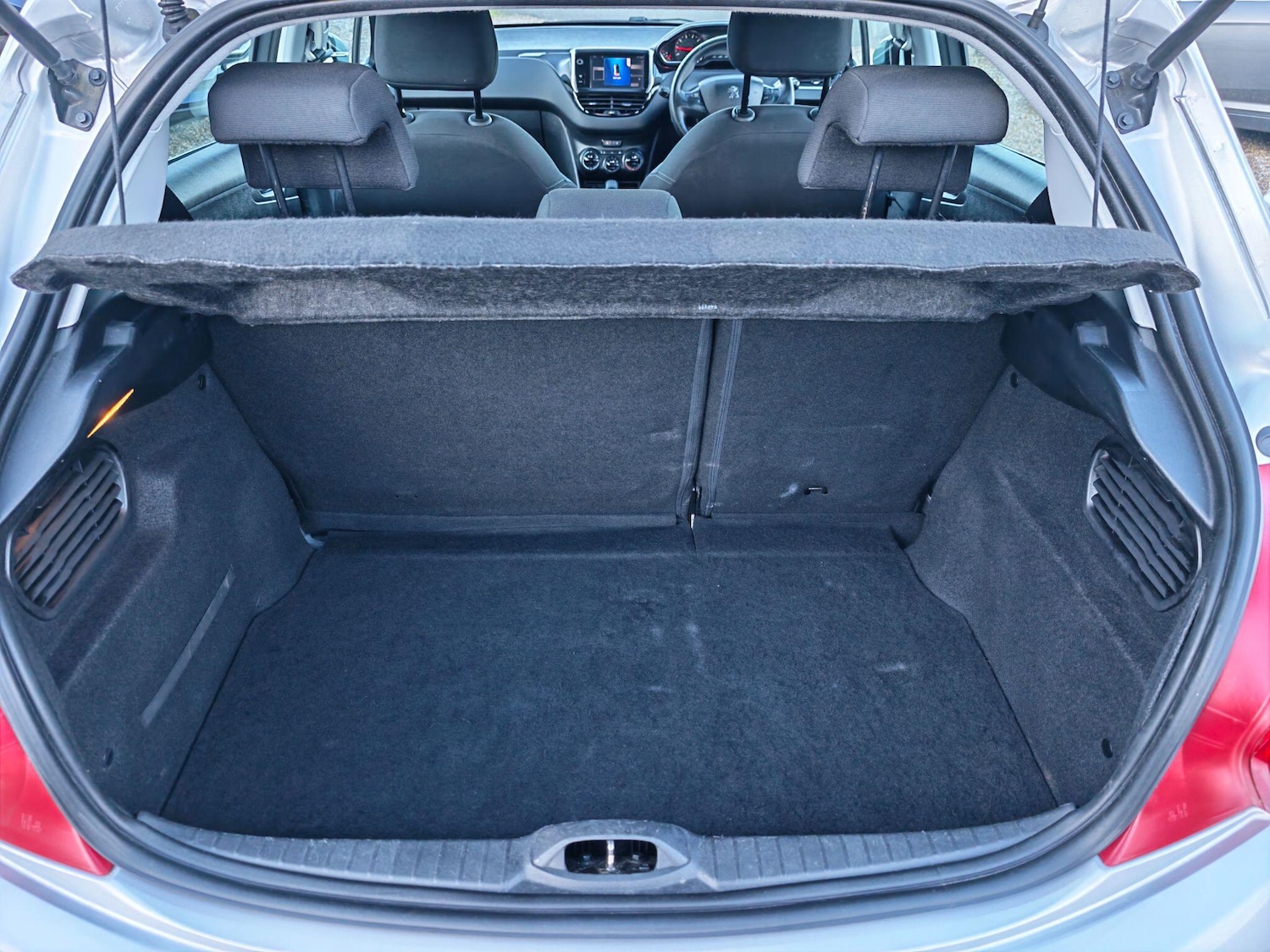 Used Peugeot 208 2018 for sale - 78086260: Photo 41