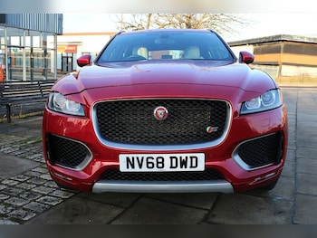 Used Jaguar F-Pace 2018 for sale - 77227477: Photo