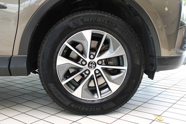 Used Toyota RAV4 2018 for sale - 75689440: Photo 11