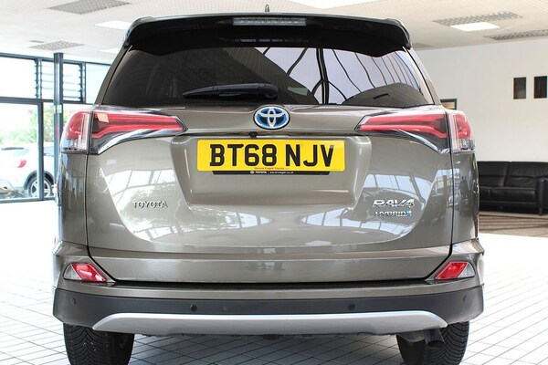 Used Toyota RAV4 2018 for sale - 75689440: Photo 16