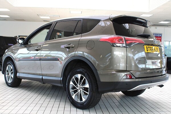Used Toyota RAV4 2018 for sale - 75689440: Photo 18
