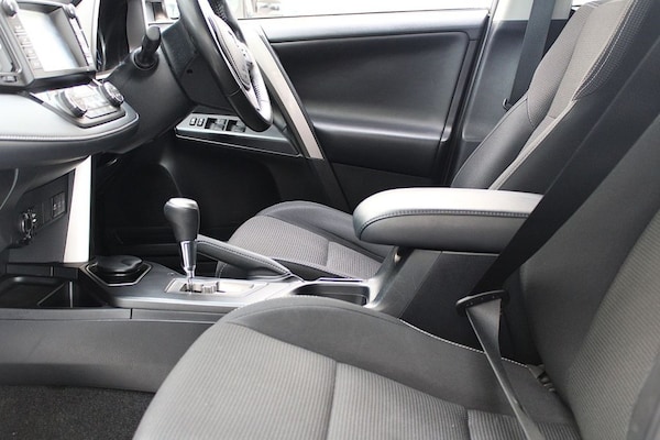 Used Toyota RAV4 2018 for sale - 75689440: Photo 24
