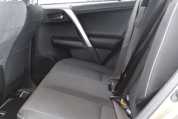 Used Toyota RAV4 2018 for sale - 75689440: Photo 27