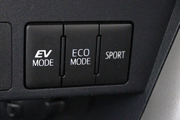 Used Toyota RAV4 2018 for sale - 75689440: Photo 38