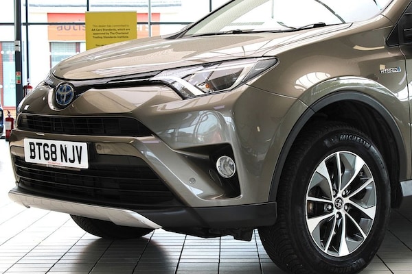 Used Toyota RAV4 2018 for sale - 75689440: Photo 3
