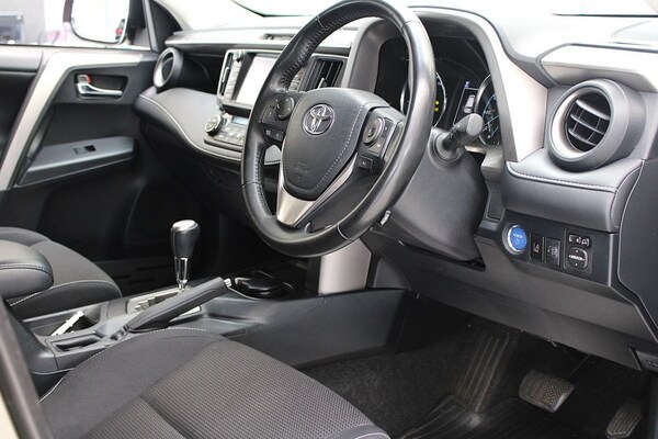 Used Toyota RAV4 2018 for sale - 75689440: Photo 47