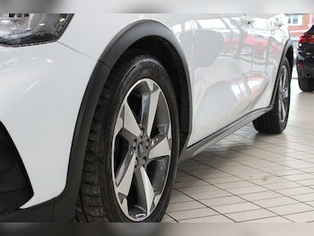 Used Ford Focus 2020 for sale - 75689404: Photo