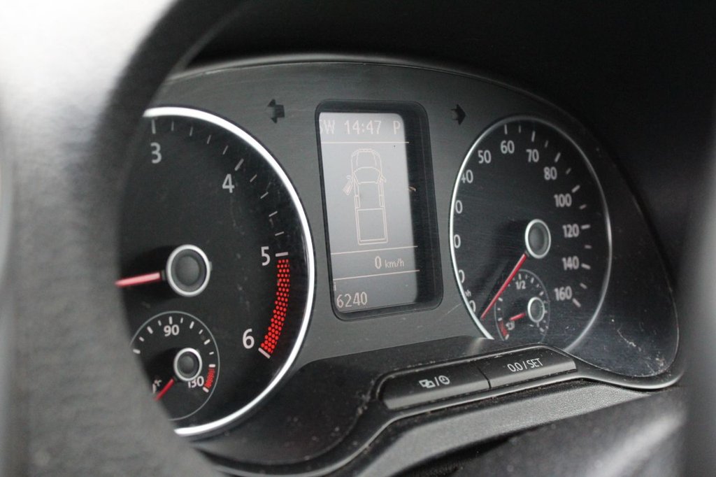 Used Volkswagen Amarok 2015 for sale - 78030085: Photo 24