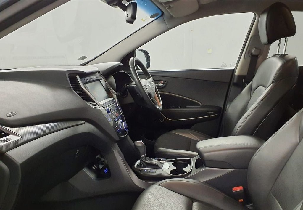 Used Hyundai Santa Fe 2016 for sale - 77231466: Photo 2