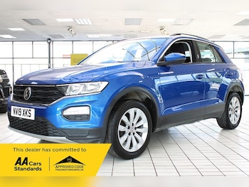 Used Volkswagen T-Roc 2019 for sale - 75689441: Photo