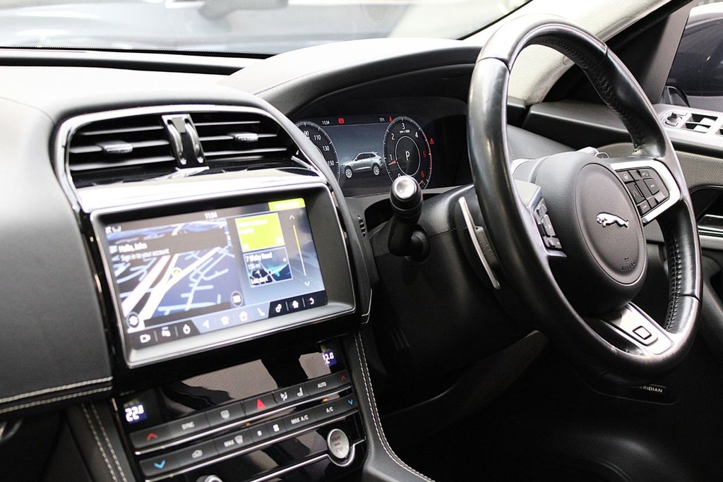 Used Jaguar F-Pace 2019 for sale - 77276000: Photo 24