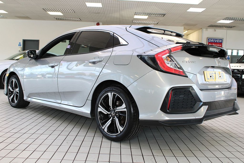Used Honda Civic 2017 for sale - 77231421: Photo 18