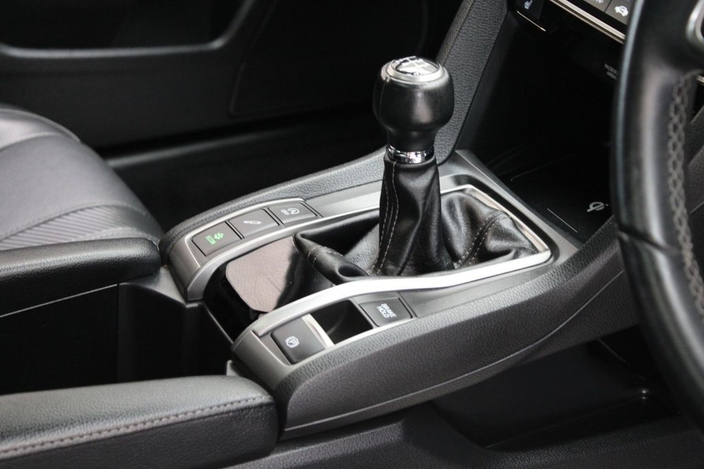 Used Honda Civic 2017 for sale - 77231421: Photo 46