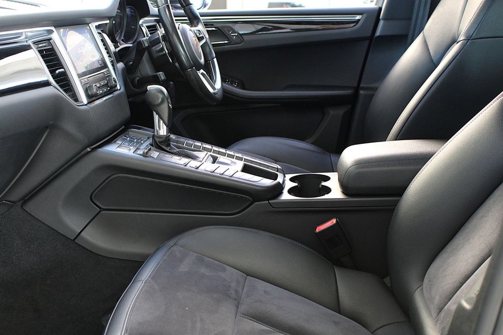 Used Porsche Macan 2017 for sale - 77327600: Photo 23